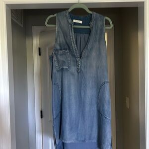 Sleeveless denim dress